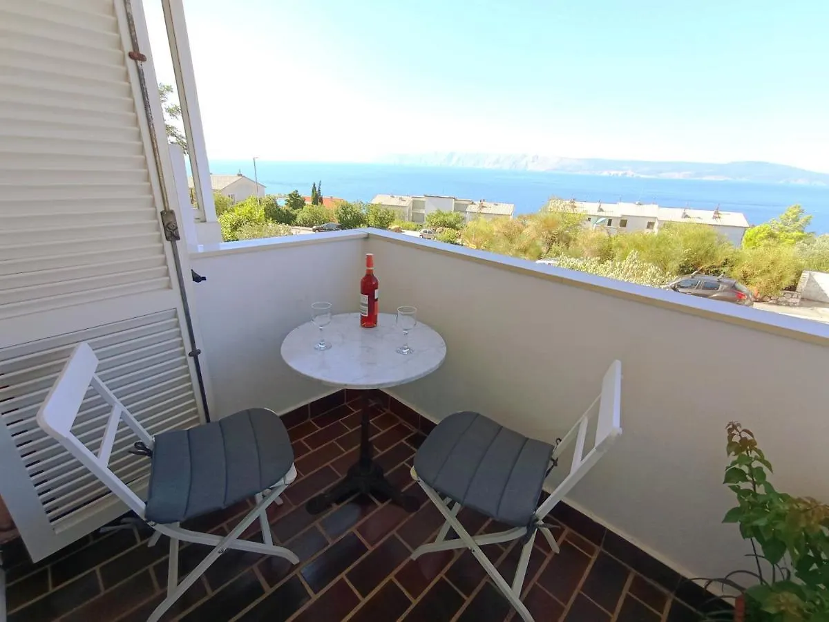 Small Cosy Apartment In Novi Vinodolski Croatia