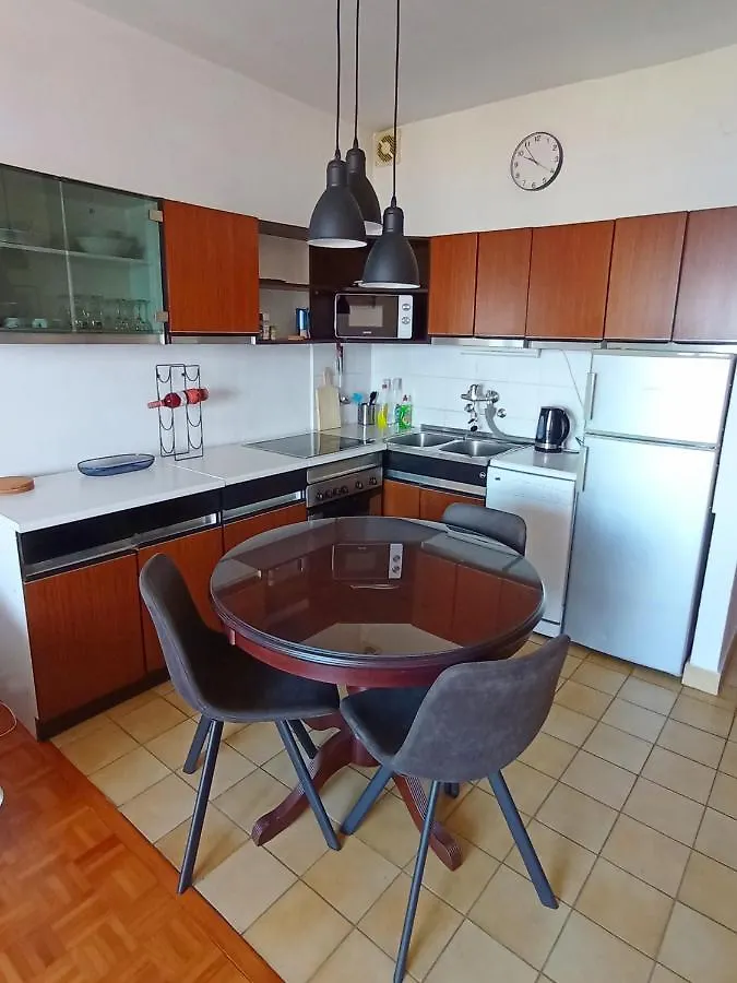Small Cosy Apartment In Novi Vinodolski